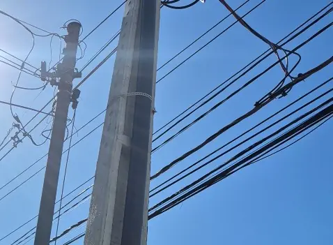 Poste e ramal de entrada de energia