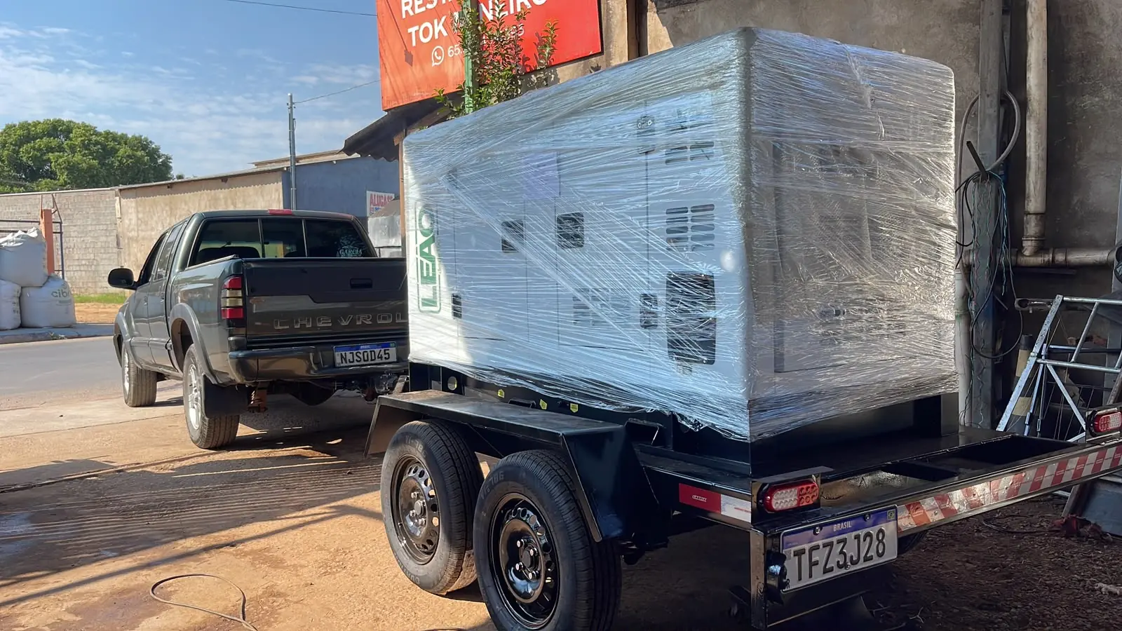 Gerador em reboque para estrutura elétrica temporária de evento